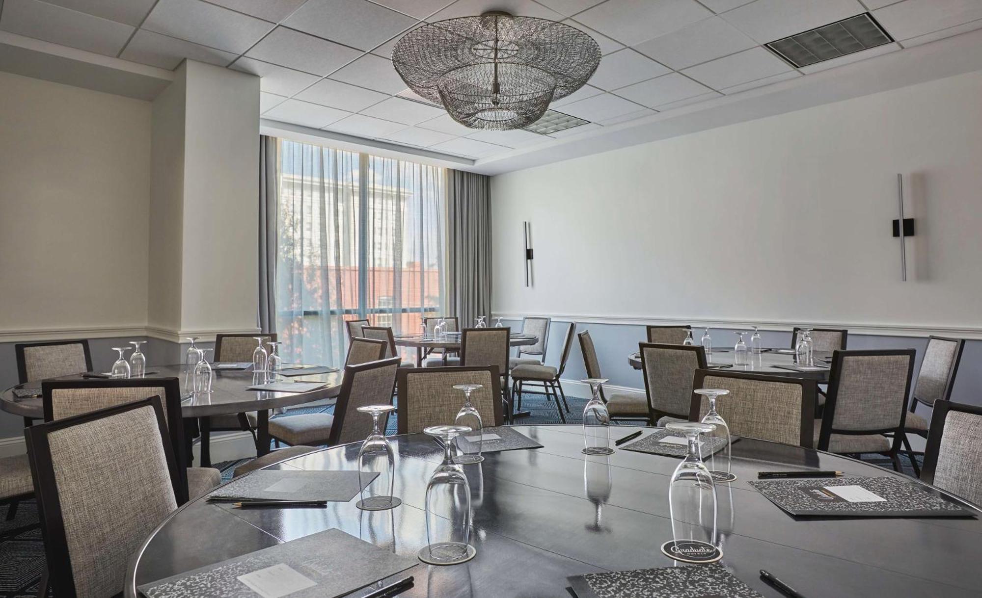 Graduate By Hilton Richmond Hotel Екстериор снимка
